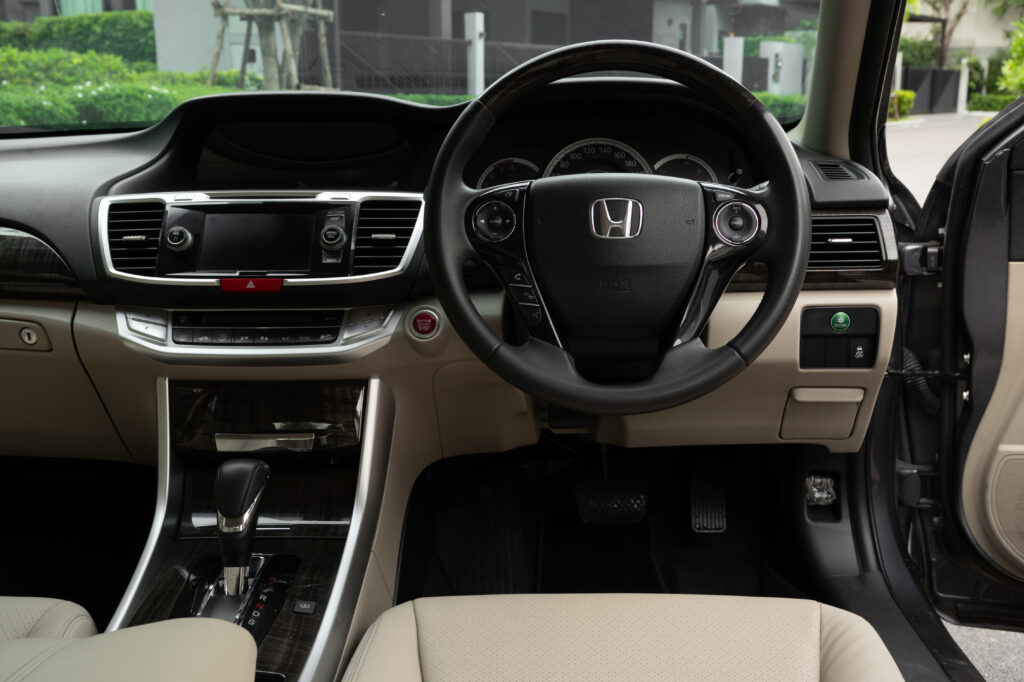 74,038 km Honda Accord Gen9 2.4 EL i-VTEC ปี 13 เจ้าของลำดับเดียว สีเทา Modern Steel วิ่งน้อยไมล์แท้