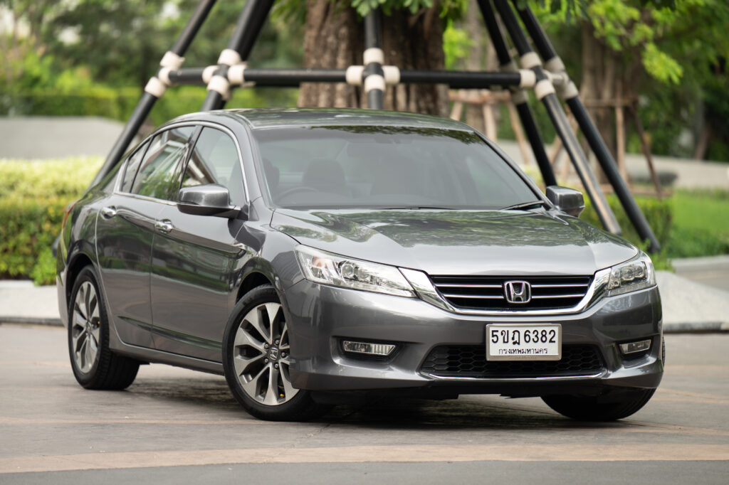 74,038 km Honda Accord Gen9 2.4 EL i-VTEC ปี 13 เจ้าของลำดับเดียว สีเทา Modern Steel วิ่งน้อยไมล์แท้