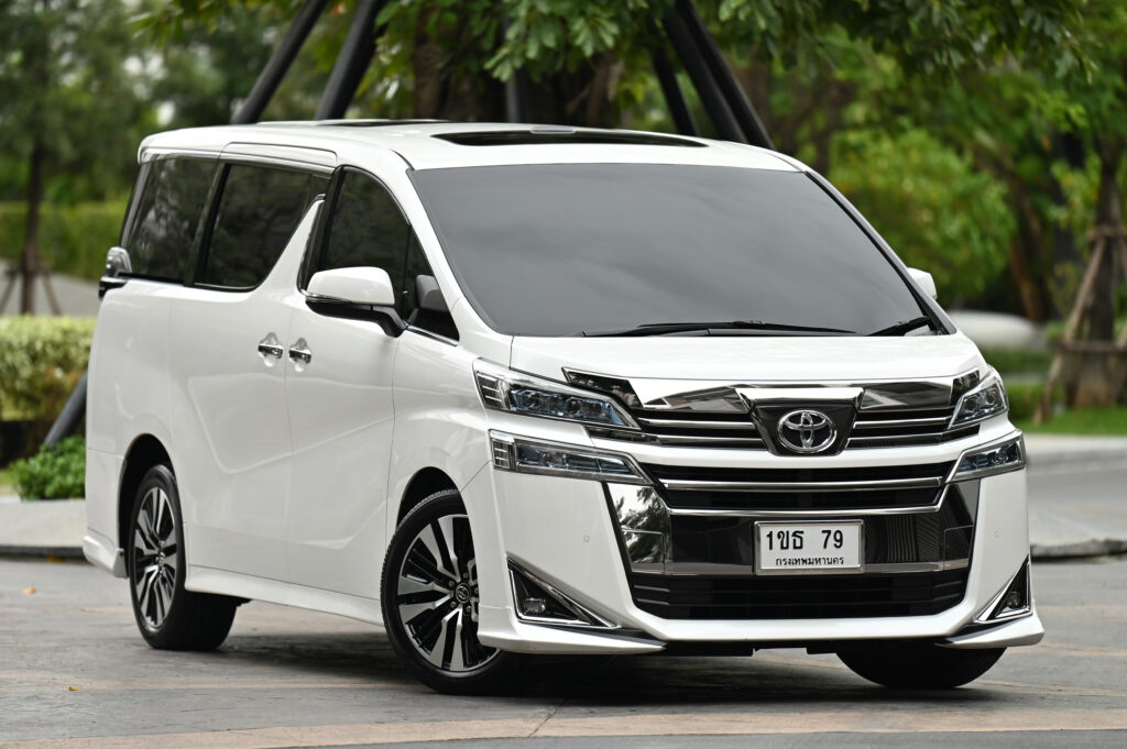 38,768 km Toyota Vellfire 2.5 รถศูนย์ไทย เจ้าของลำดับเดียว ไม่มีอุบัติเหตุ ยังมี Warranty เหลือ