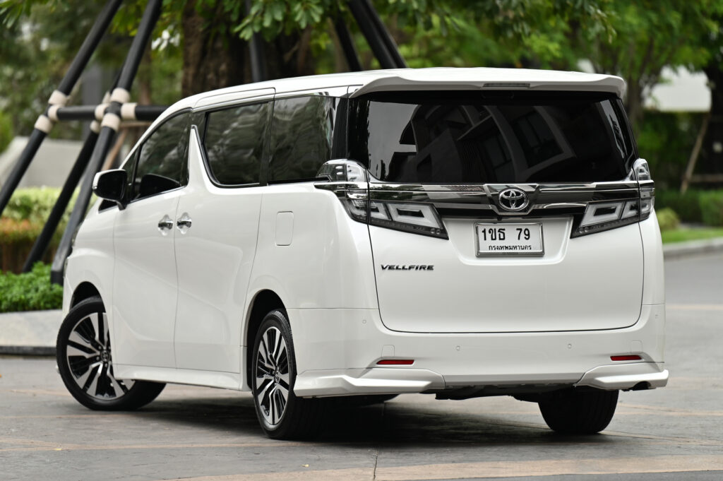 38,768 km Toyota Vellfire 2.5 รถศูนย์ไทย เจ้าของลำดับเดียว ไม่มีอุบัติเหตุ ยังมี Warranty เหลือ