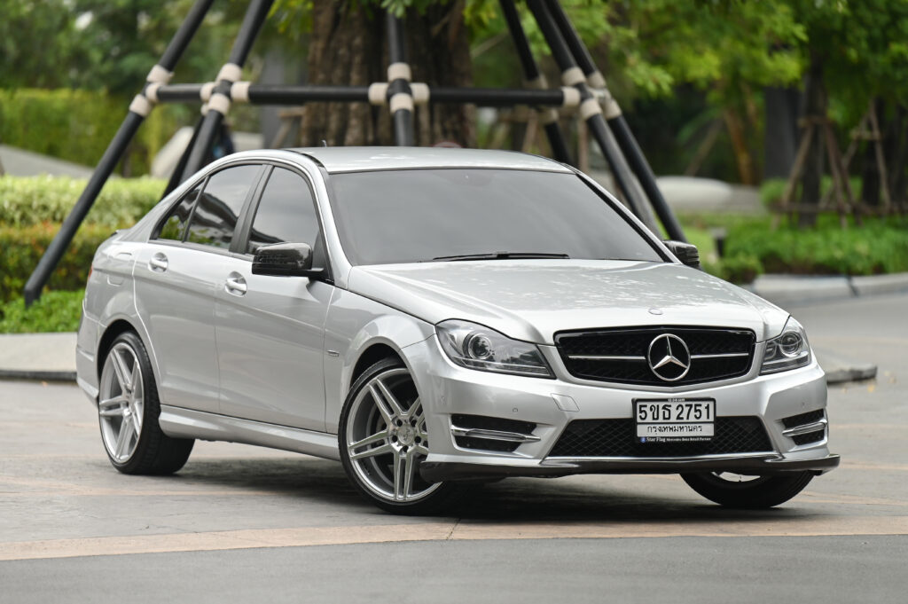 Benz C200 Edition C W204 Facelift เกียร์ 7-Speed ปี 2014 ชุดแต่งคาร์บอน ท่อคู่ ล้อ NICHE 19 นิ้ว