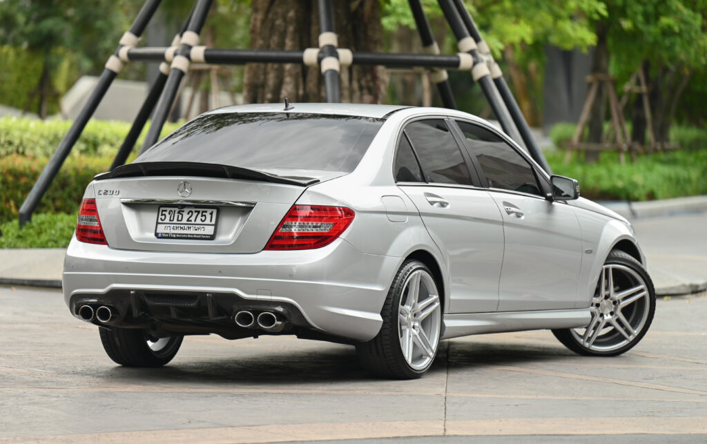 Benz C200 Edition C W204 Facelift เกียร์ 7-Speed ปี 2014 ชุดแต่งคาร์บอน ท่อคู่ ล้อ NICHE 19 นิ้ว