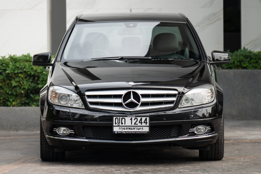 119,022 km Benz C200 CGI BlueEFFICIENCY W204 ปี 2011 สีดำ Obsidian Black สวยเงางาม ไม่มีอุบัติเหตุ