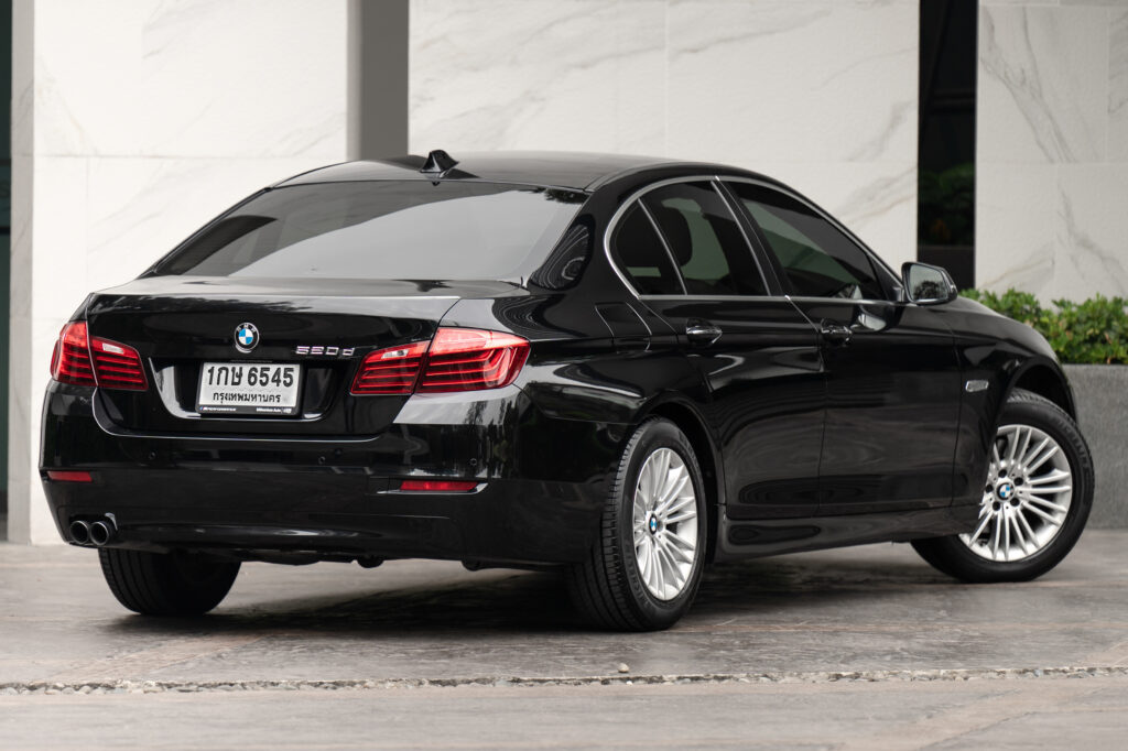 BMW 520d Luxury F10 LCI ปี 2014 เครื่องดีเซลเทอร์โบ อัตราเร่งดี ประหยัดน้ำมัน ประวัติศูนย์ทุกระยะ