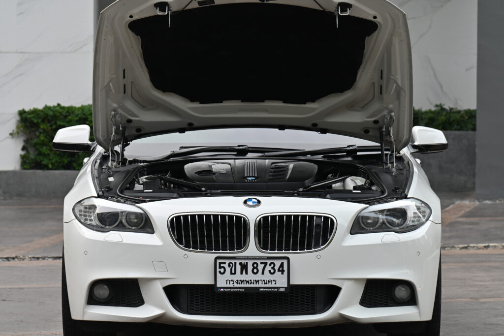 BMW 520d M Sport F10 ปี 2012 Option ล้นคัน หลังคา Sunroof มีระบบช่วยเหลือการขับขี่ ไม่มีอุบัติเหตุ