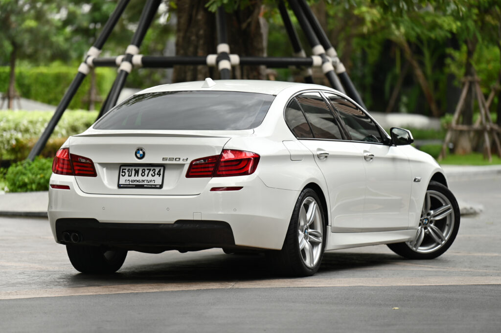 BMW 520d M Sport F10 ปี 2012 Option ล้นคัน หลังคา Sunroof มีระบบช่วยเหลือการขับขี่ ไม่มีอุบัติเหตุ