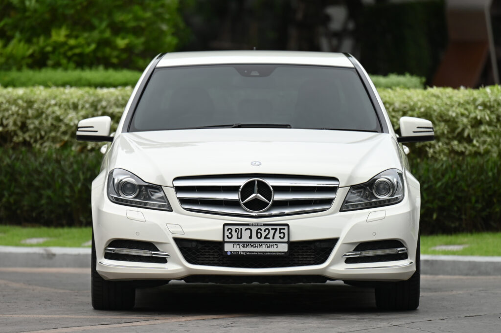 12,972 Km BENZ C200 AVANTGARDE W204 Facelift มือเดียวซื้อเงินสด รถไม่มีอุบัติเหตุ สภาพเหมือนป้ายแดง