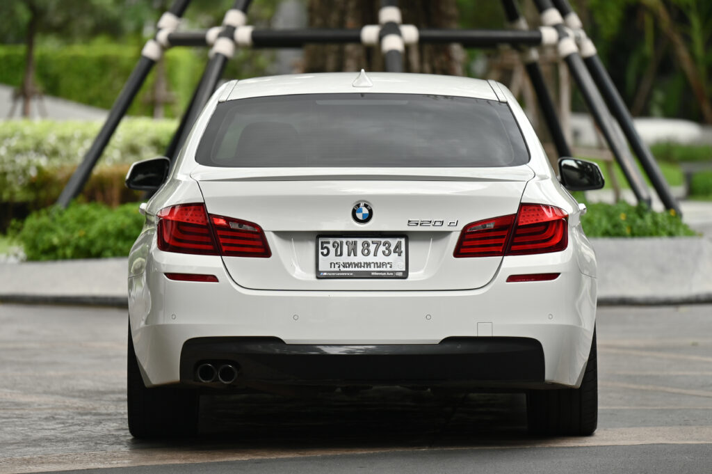 BMW 520d M Sport F10 ปี 2012 Option ล้นคัน หลังคา Sunroof มีระบบช่วยเหลือการขับขี่ ไม่มีอุบัติเหตุ