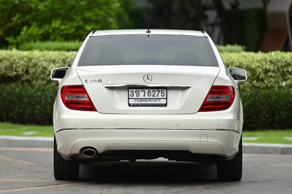 12,972 Km BENZ C200 AVANTGARDE W204 Facelift มือเดียวซื้อเงินสด รถไม่มีอุบัติเหตุ สภาพเหมือนป้ายแดง