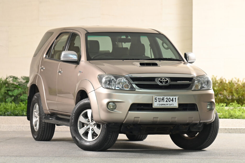 FORTUNER 3.0G MT 4WD ที่คุณๆชื่นชอบ อดีตรถใช้ในราชการสำนักงาน ป.ป.ช. สภาพดีไม่มีอุบัติเหตุครับ