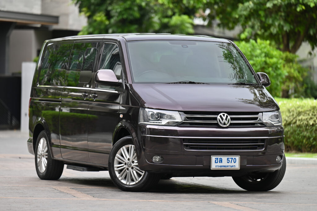 142,309 km Caravelle 2.0 Bi-TDI Business Line Minor Change รถศูนย์ไทยยานยนตร์ ภายในสีน้ำตาลสวยมากครับ