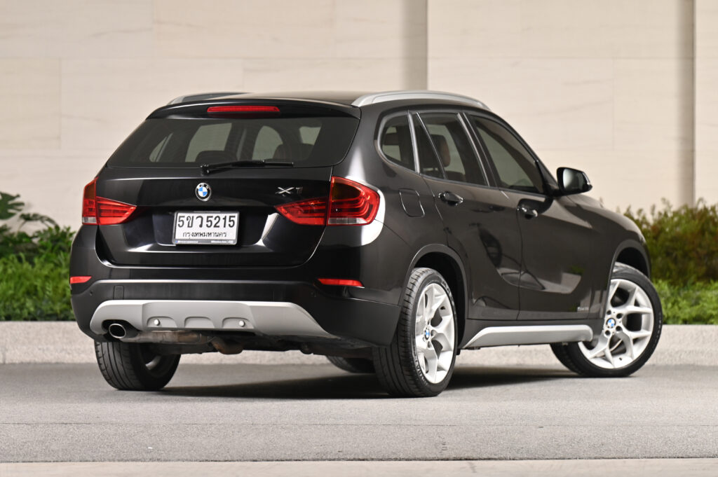 BMW X1 sDrive18i xLine LCI พวงมาลัยเบาขับสบาย สีดำภายในน้ำตาลสวยมาก ไม่มีอุบัติเหตุครับ