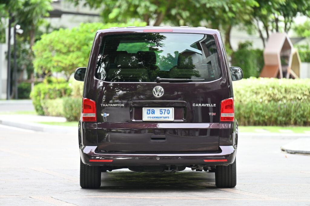 142,309 km Caravelle 2.0 Bi-TDI Business Line Minor Change รถศูนย์ไทยยานยนตร์ ภายในสีน้ำตาลสวยมากครับ