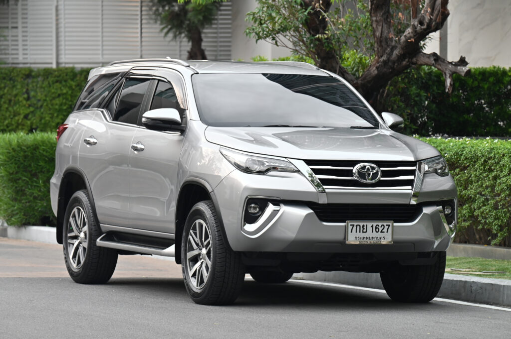 71,771 km Fortuner 2.4V 4WD ปี 19 แท้ไม่ลากจดทะเบียน รถบ้านมือเดียวสวยมากสภาพดี ไม่มีอุบัติเหตุครับ