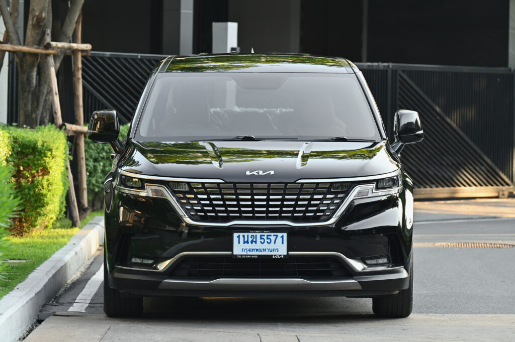 KIA CARNIVAL ดีเซล 2.2 EX 8AT ปี 2022 โลโก้ใหม่ 11 ที่นั่ง ประวัติศูนย์ทุกระยะ ไม่มีอุบัติเหตุ