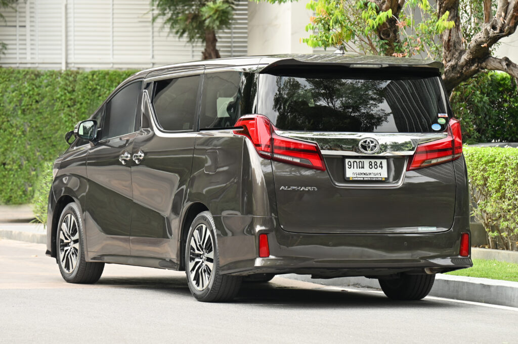 5,322 km เท่านั้น Alphard 2.5 SC Package Minor Change รถใหม่มากไม่มีตำหนิ สภาพเหมือนป้ายแดงครับ