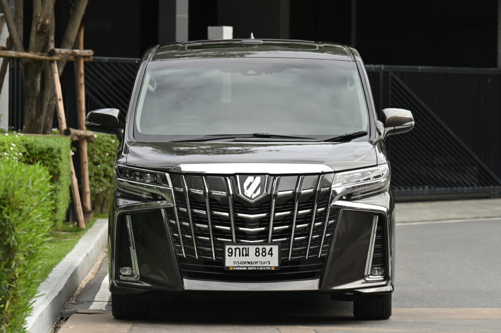 5,322 km เท่านั้น Alphard 2.5 SC Package Minor Change รถใหม่มากไม่มีตำหนิ สภาพเหมือนป้ายแดงครับ