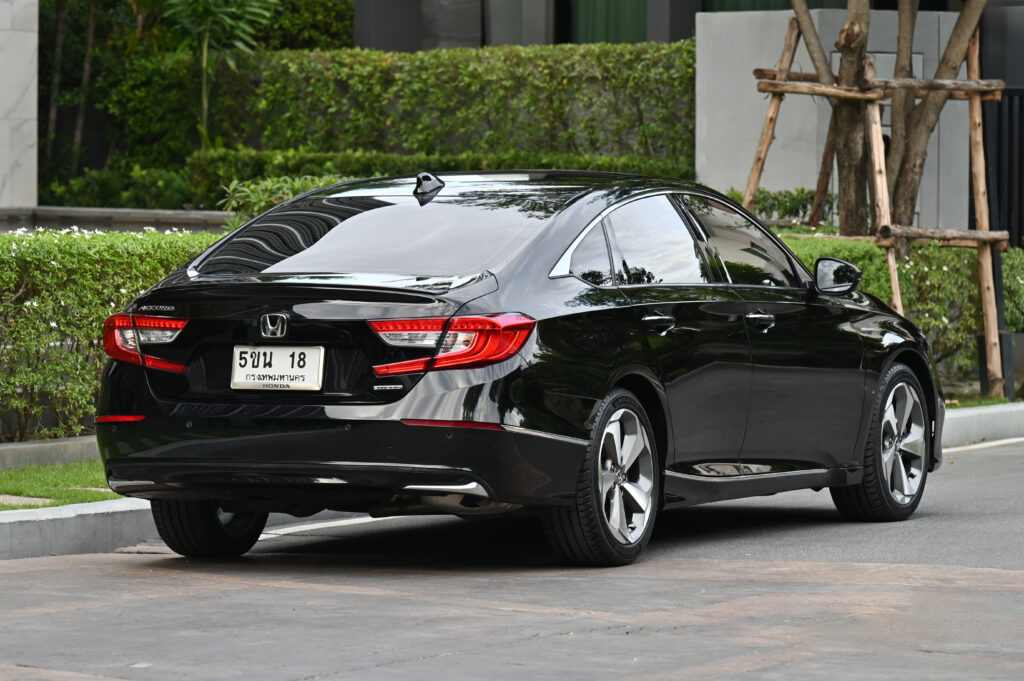 60,372 km Accord Hybrid TECH รุ่น Top เจ้าของเดียว เบาะหนังสีน้ำตาลสวยมาก Warranty เหลือถึง 10/2025