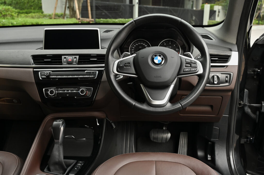 X1 sDrive18d xLine F48 ดีเซล รถบ้านสภาพดี ล็อตนำเข้า ประวัติศูนย์ BMW Millenium Auto ลาดพร้าว