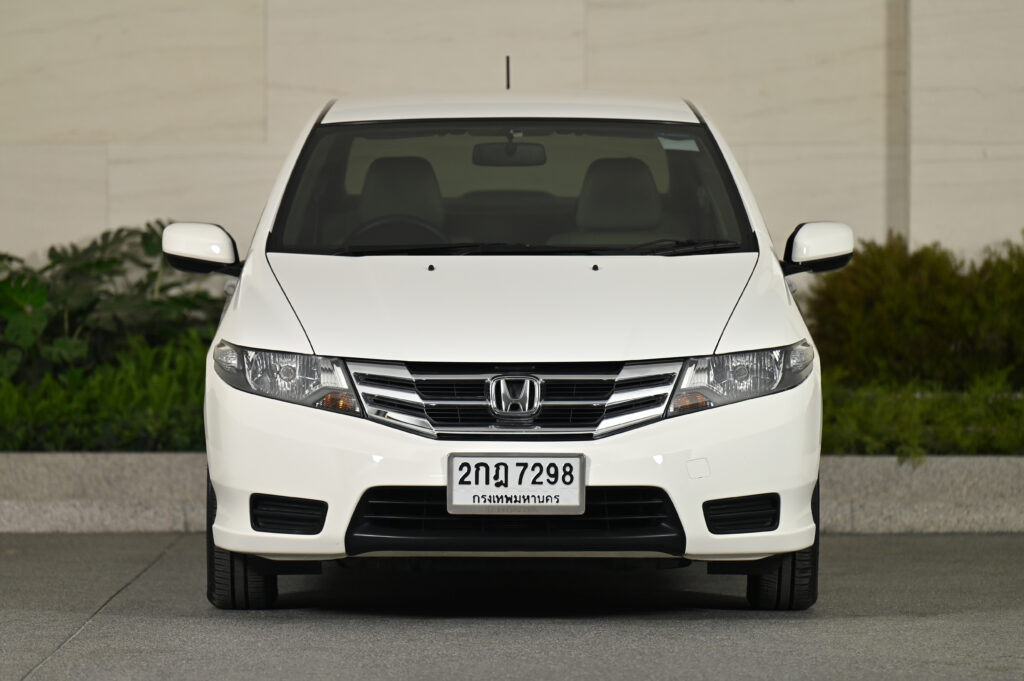 30,307 km CITY 1.5V Minor Change ปี 2013 รถบ้านสภาพดีที่คุณๆชื่นชอบในความสวยงามทนทานของรุ่นนี้ครับ