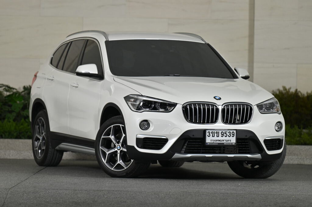 54,916 km BMW X1 sDrive18d xLine ปรับอุปกรณ์แล้ว Logo อยู่ท้ายรถ ไมล์ดิจิตอล รถบ้านมือเดียวสภาพดีมาก