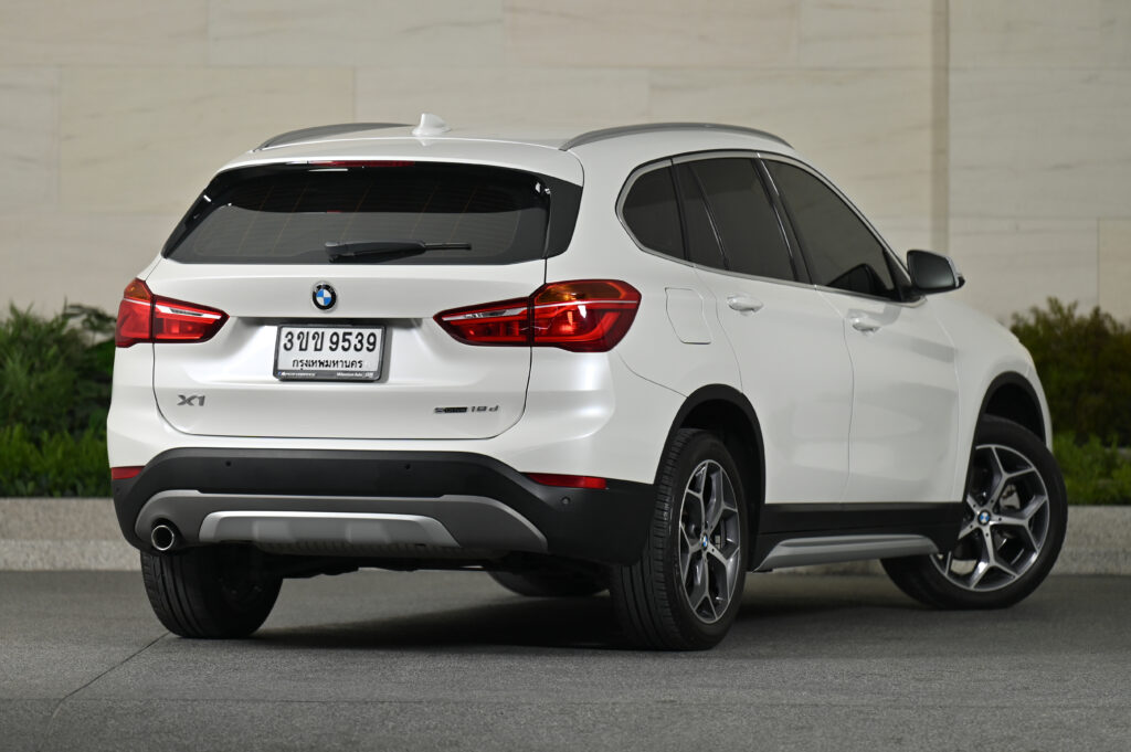 54,916 km BMW X1 sDrive18d xLine ปรับอุปกรณ์แล้ว Logo อยู่ท้ายรถ ไมล์ดิจิตอล รถบ้านมือเดียวสภาพดีมาก