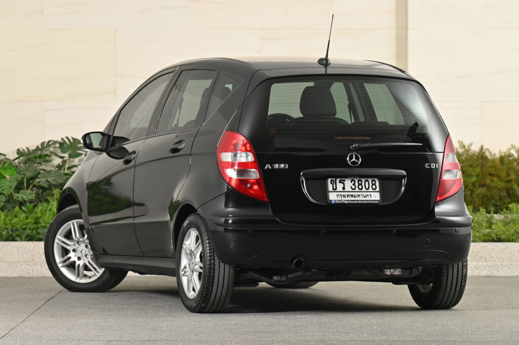 67,230 km BENZ A180 CDI เครื่องยนต์ดีเซล เจ้าของอยู่ซอยศุภราช รถบ้านสภาพดีสวยน่ารักน่าใช้มากครับ