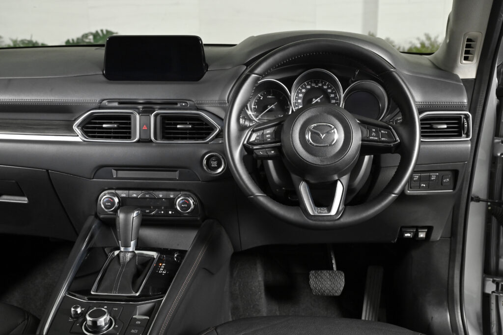 75,887 km Mazda CX-5 2.2 Diesel ปี 18 รถบ้านมือเดียวใช้งานน้อยสภาพดีมาก ไม่มีอุบัติเหตุหนักครับ