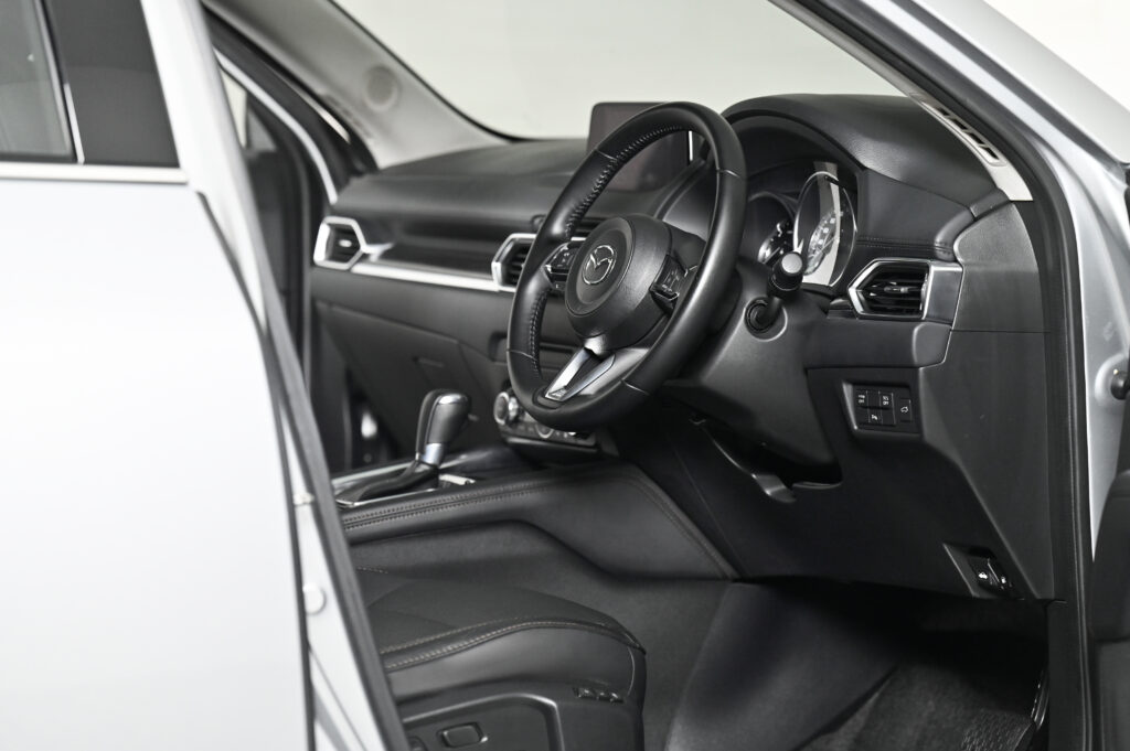 75,887 km Mazda CX-5 2.2 Diesel ปี 18 รถบ้านมือเดียวใช้งานน้อยสภาพดีมาก ไม่มีอุบัติเหตุหนักครับ