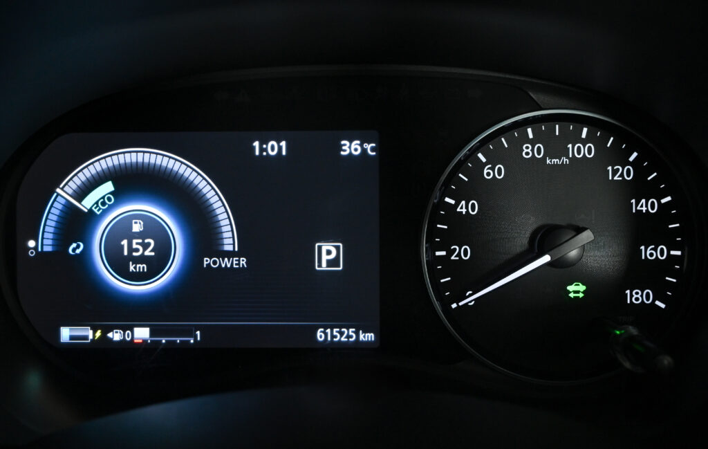 61,525 km Nissan Kicks e-POWER รุ่น Top VL มือเดียวสภาพดีเยี่ยม ไม่มีอุบัติเหตุ Service ศูนย์นิสสัน