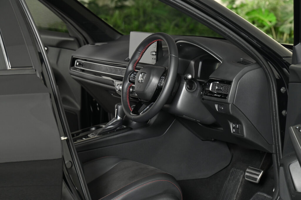 45,650 km Honda Civic FE e:HEV RS 2.0 Hybrid รุ่น Top รถบ้านมือเดียวสภาพดีเยี่ยมไม่มีอุบัติเหตุครับ