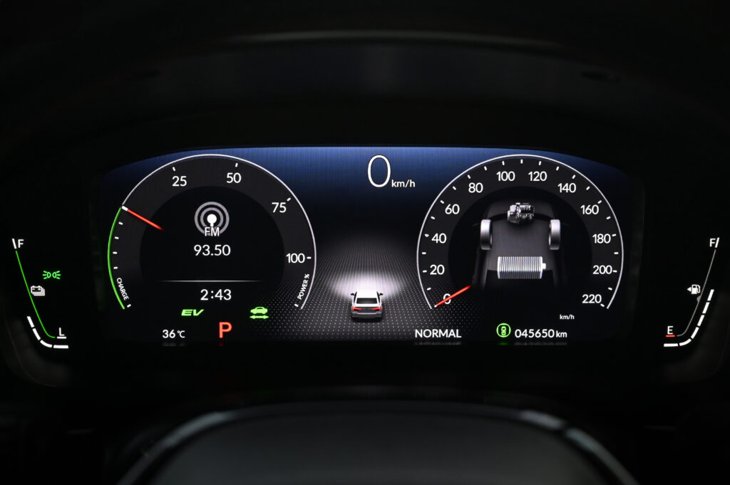 45,650 km Honda Civic FE e:HEV RS 2.0 Hybrid รุ่น Top รถบ้านมือเดียวสภาพดีเยี่ยมไม่มีอุบัติเหตุครับ
