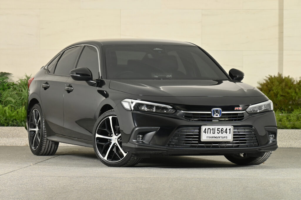45,650 km Honda Civic FE e:HEV RS 2.0 Hybrid รุ่น Top รถบ้านมือเดียวสภาพดีเยี่ยมไม่มีอุบัติเหตุครับ