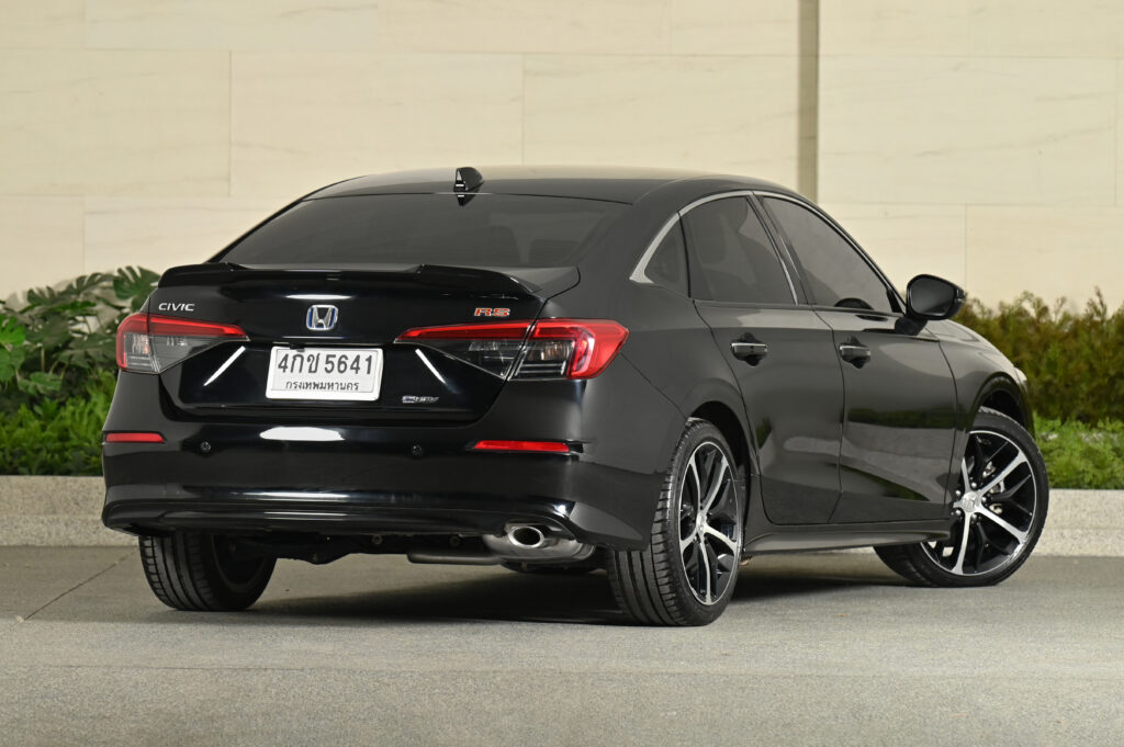 45,650 km Honda Civic FE e:HEV RS 2.0 Hybrid รุ่น Top รถบ้านมือเดียวสภาพดีเยี่ยมไม่มีอุบัติเหตุครับ