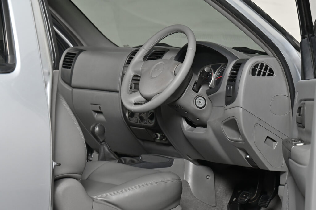 D-Max Hi-Lander 4 ประตู 3.0 Ddi i-TEQ ปี 06 เกียร์ธรรมดา หลังคาแครี่บอย รถบ้านสภาพดีไม่มีอุบัติเหตุ