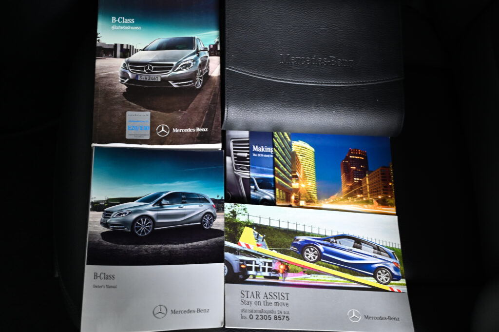 Benz B180 Blue Efficiency Sport Tourer W246 สีขาว CALCITE WHITE รถบ้านมือเดียวไม่มีอุบัติเหตุครับ