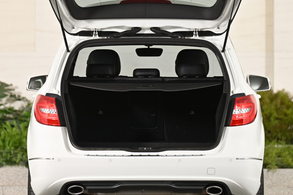 Benz B180 Blue Efficiency Sport Tourer W246 สีขาว CALCITE WHITE รถบ้านมือเดียวไม่มีอุบัติเหตุครับ