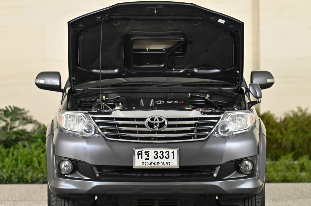 72,219 km Fortuner Champ 3.0V เครื่องยนต์ดีเซลเลขไมล์น้อยที่คุณๆชื่นชอบ รถบ้านสวยมากสภาพดีเยี่ยมครับ