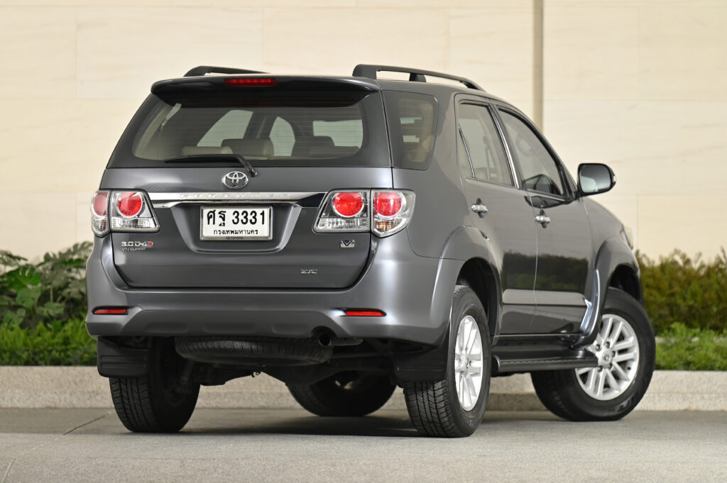 72,219 km Fortuner Champ 3.0V เครื่องยนต์ดีเซลเลขไมล์น้อยที่คุณๆชื่นชอบ รถบ้านสวยมากสภาพดีเยี่ยมครับ