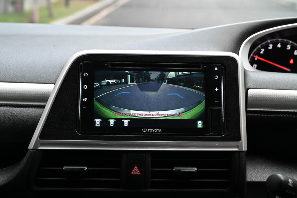 66,890 km Sienta 1.5V รุ่น TOP สีเขียว Citrus Mica Metallic สวยมากๆ รถบ้านมือเดียวสภาพดีเยี่ยมครับ