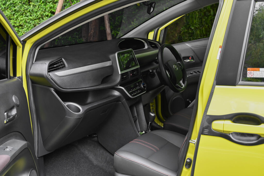 66,890 km Sienta 1.5V รุ่น TOP สีเขียว Citrus Mica Metallic สวยมากๆ รถบ้านมือเดียวสภาพดีเยี่ยมครับ