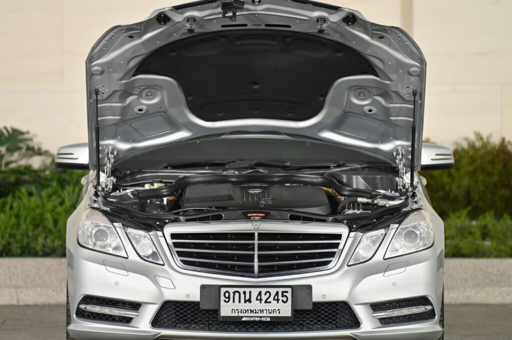 70,386 km BENZ W212 E250 CDI AMG SPORTS PACKAGE เกียร์คอพวงมาลัย 7 SPEED ที่คุณๆชื่นชอบครับ