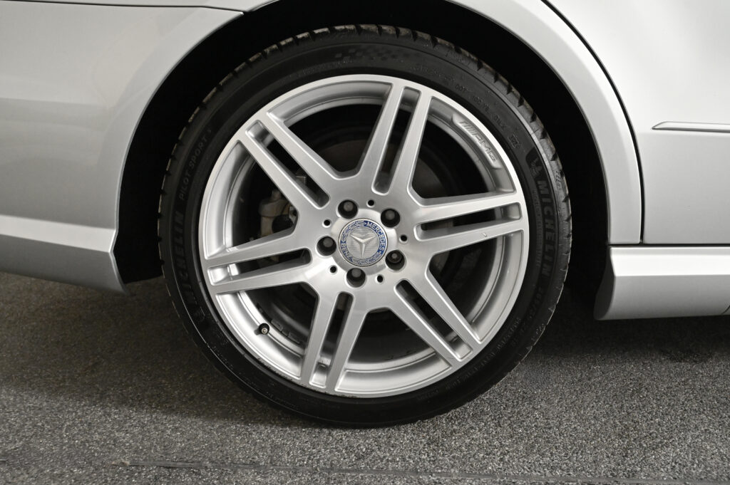 70,386 km BENZ W212 E250 CDI AMG SPORTS PACKAGE เกียร์คอพวงมาลัย 7 SPEED ที่คุณๆชื่นชอบครับ