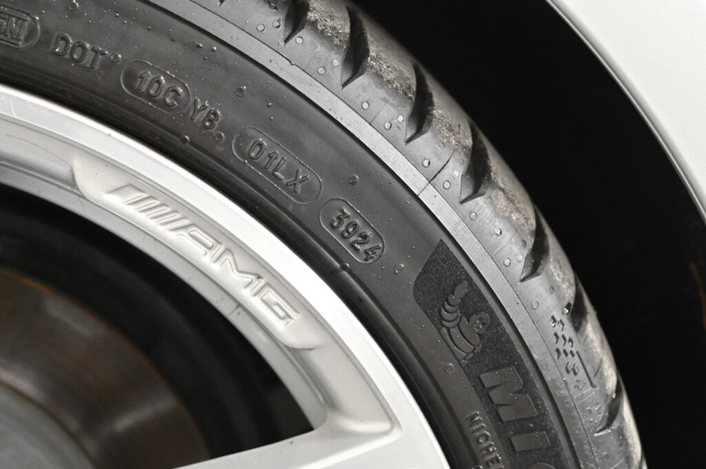 70,386 km BENZ W212 E250 CDI AMG SPORTS PACKAGE เกียร์คอพวงมาลัย 7 SPEED ที่คุณๆชื่นชอบครับ