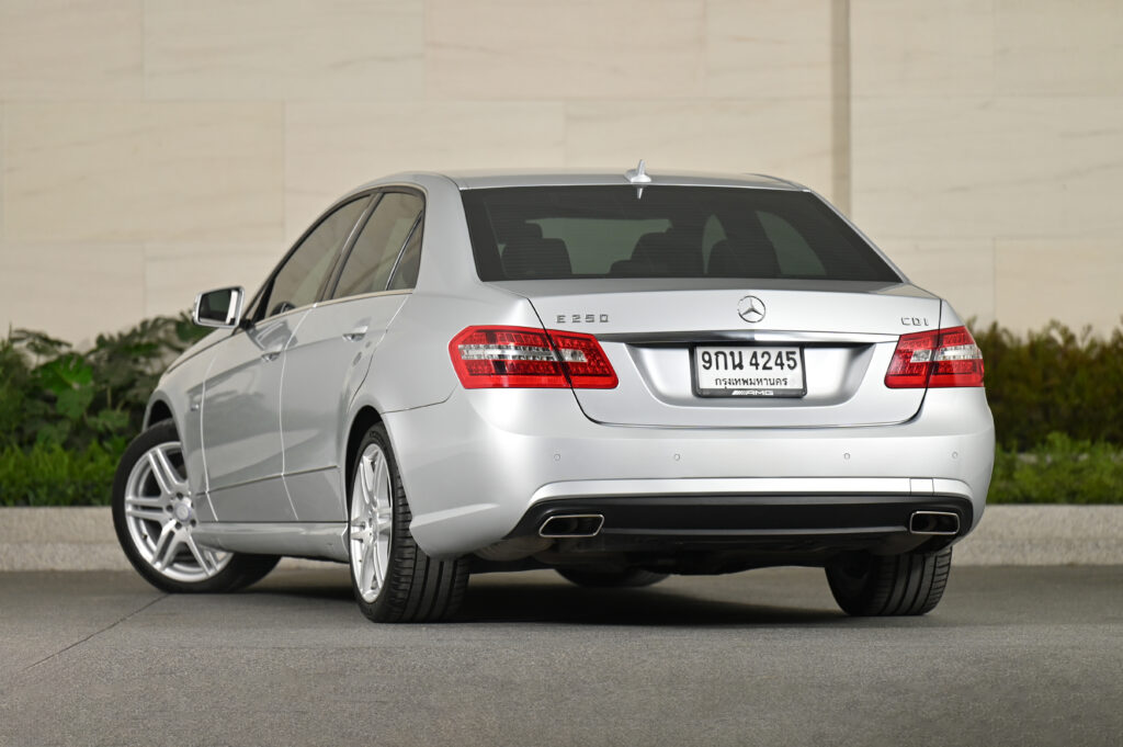 70,386 km BENZ W212 E250 CDI AMG SPORTS PACKAGE เกียร์คอพวงมาลัย 7 SPEED ที่คุณๆชื่นชอบครับ
