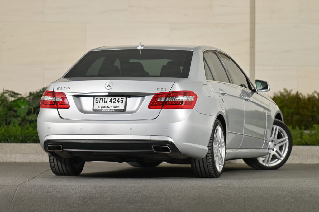 70,386 km BENZ W212 E250 CDI AMG SPORTS PACKAGE เกียร์คอพวงมาลัย 7 SPEED ที่คุณๆชื่นชอบครับ