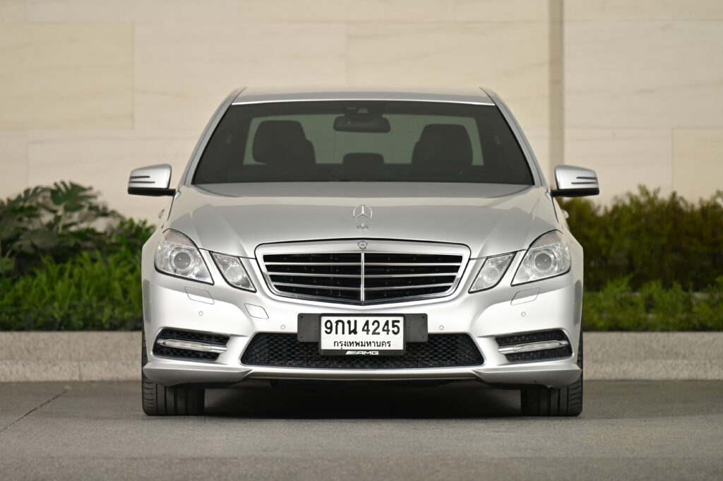70,386 km BENZ W212 E250 CDI AMG SPORTS PACKAGE เกียร์คอพวงมาลัย 7 SPEED ที่คุณๆชื่นชอบครับ