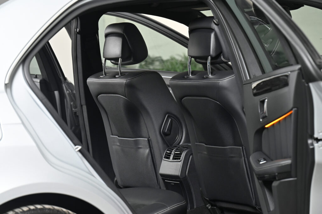 70,386 km BENZ W212 E250 CDI AMG SPORTS PACKAGE เกียร์คอพวงมาลัย 7 SPEED ที่คุณๆชื่นชอบครับ