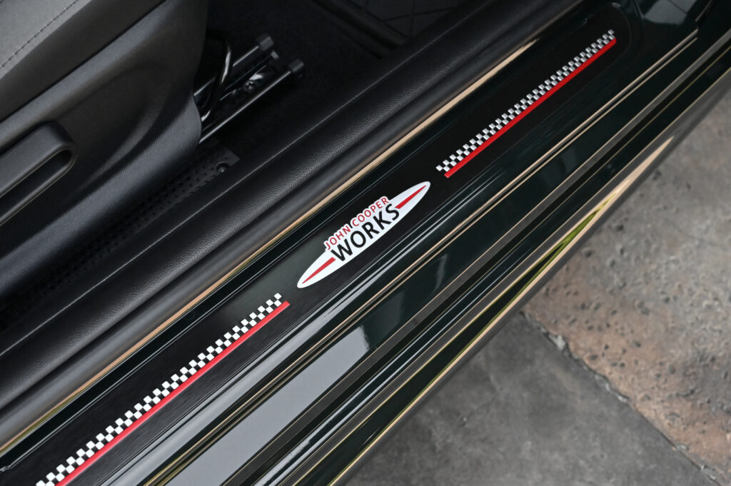 10,861 km MINI John Cooper Works ปี 2023 ขายดาวน์ 600,000 เปลี่ยนสัญญาผ่อนต่อหรือซื้อสดก็ได้เช่นกัน