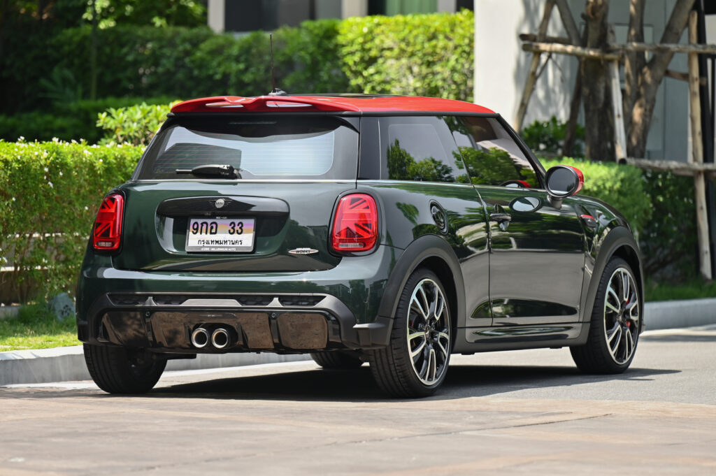 10,861 km MINI John Cooper Works ปี 2023 ขายดาวน์ 600,000 เปลี่ยนสัญญาผ่อนต่อหรือซื้อสดก็ได้เช่นกัน